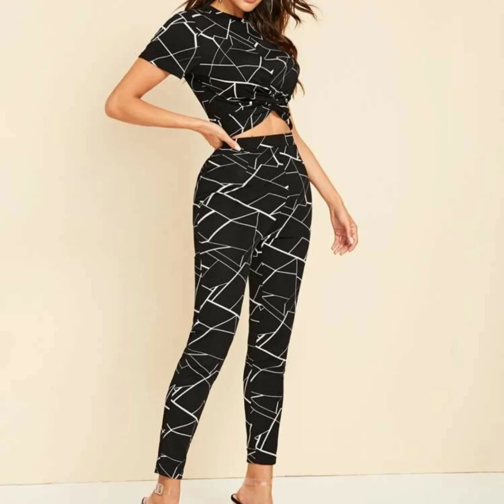 Cute two piece - Picture 3 of 5